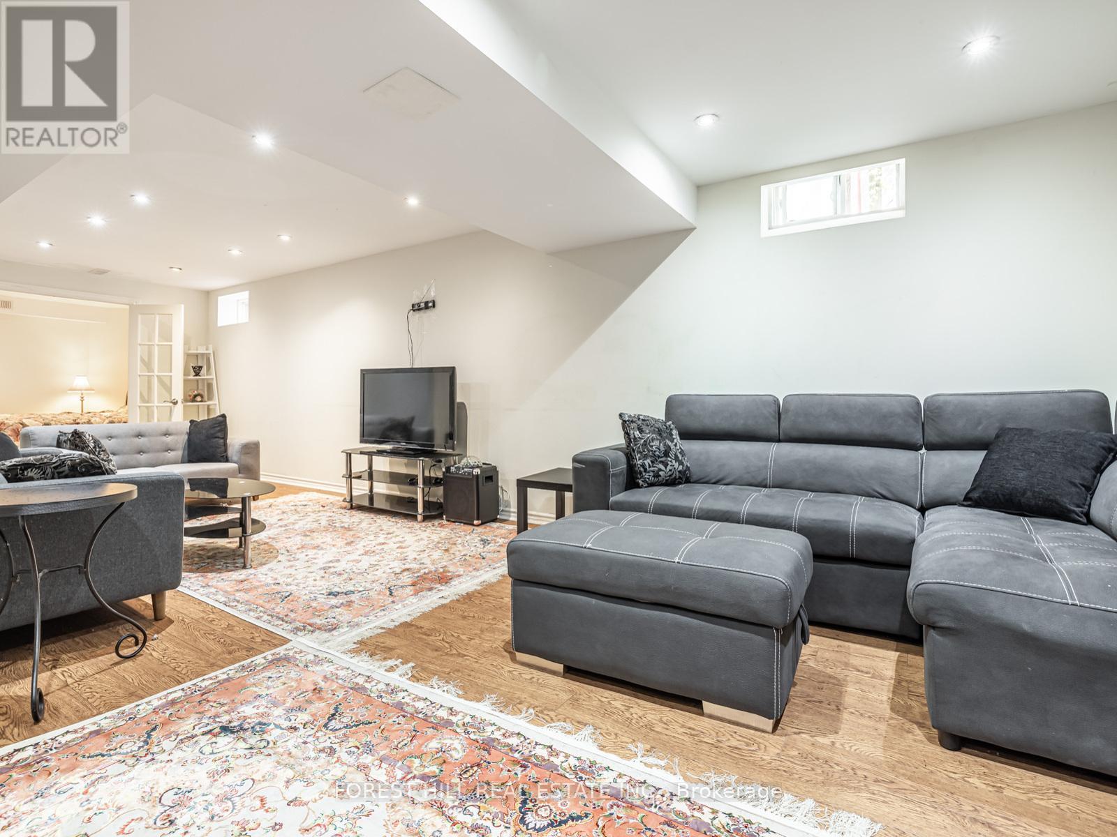 Photo 31 of 41 Cedar Springs Drive, Richmond Hill ON