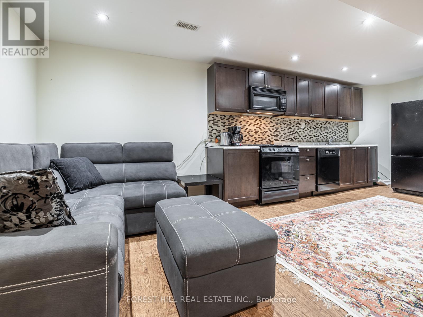 Photo 32 of 41 Cedar Springs Drive, Richmond Hill ON
