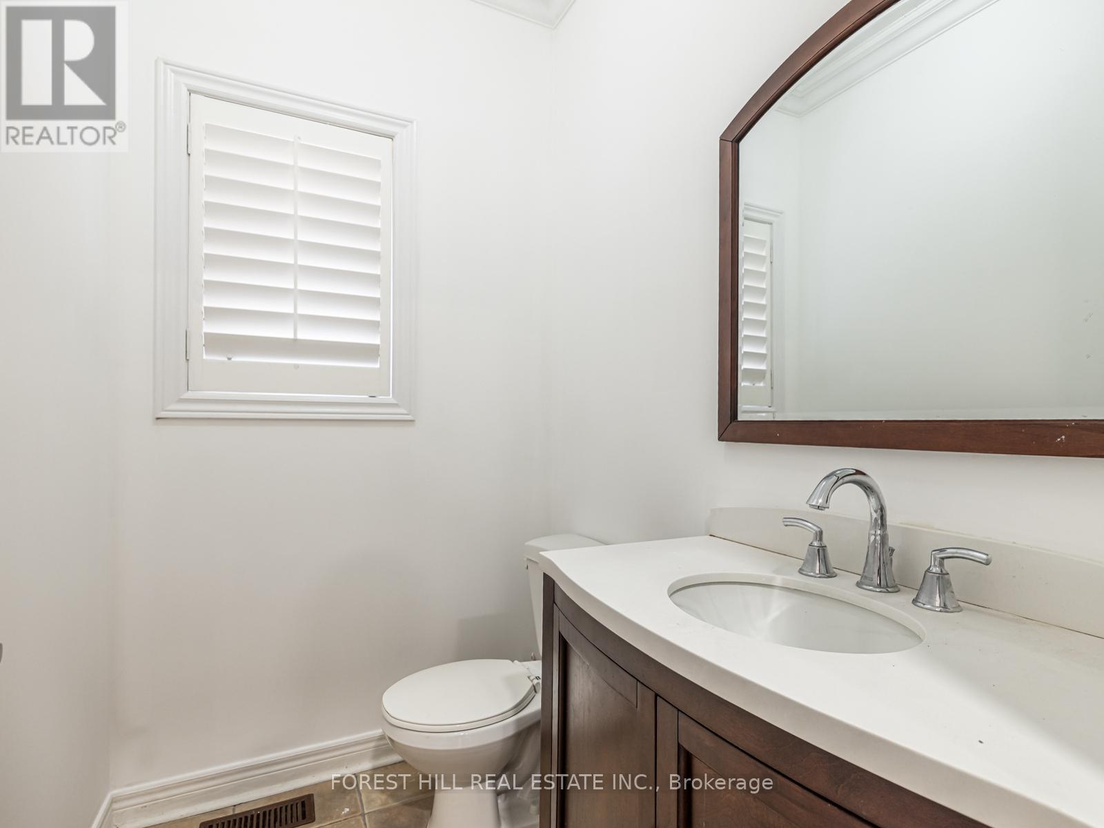 Photo 6 of 41 Cedar Springs Drive, Richmond Hill ON