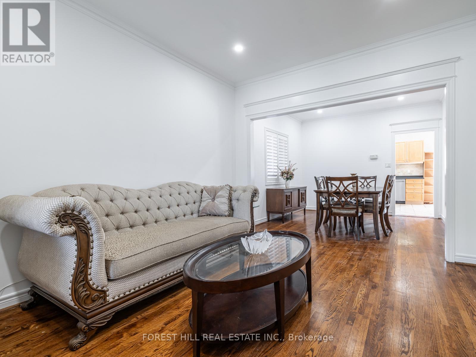 Photo 9 of 41 Cedar Springs Drive, Richmond Hill ON
