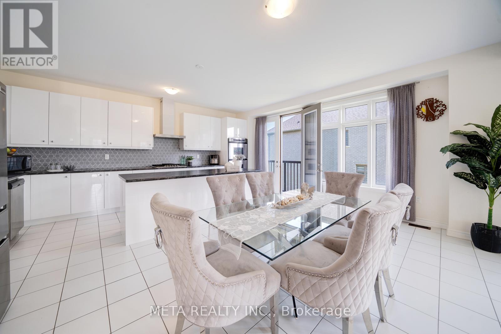 Photo 14 of 189 Thompson Drive, East Gwillimbury ON