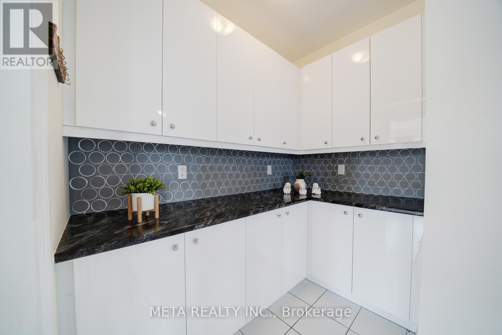 Photo 17 of 189 Thompson Drive, East Gwillimbury ON