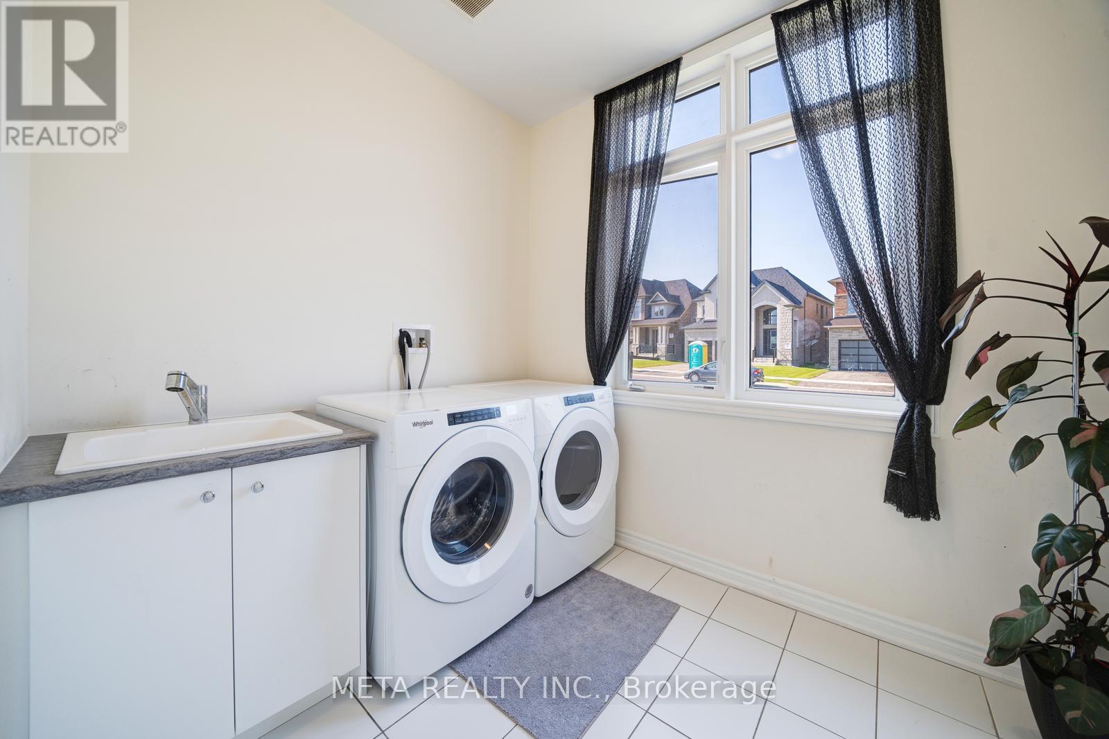Photo 18 of 189 Thompson Drive, East Gwillimbury ON