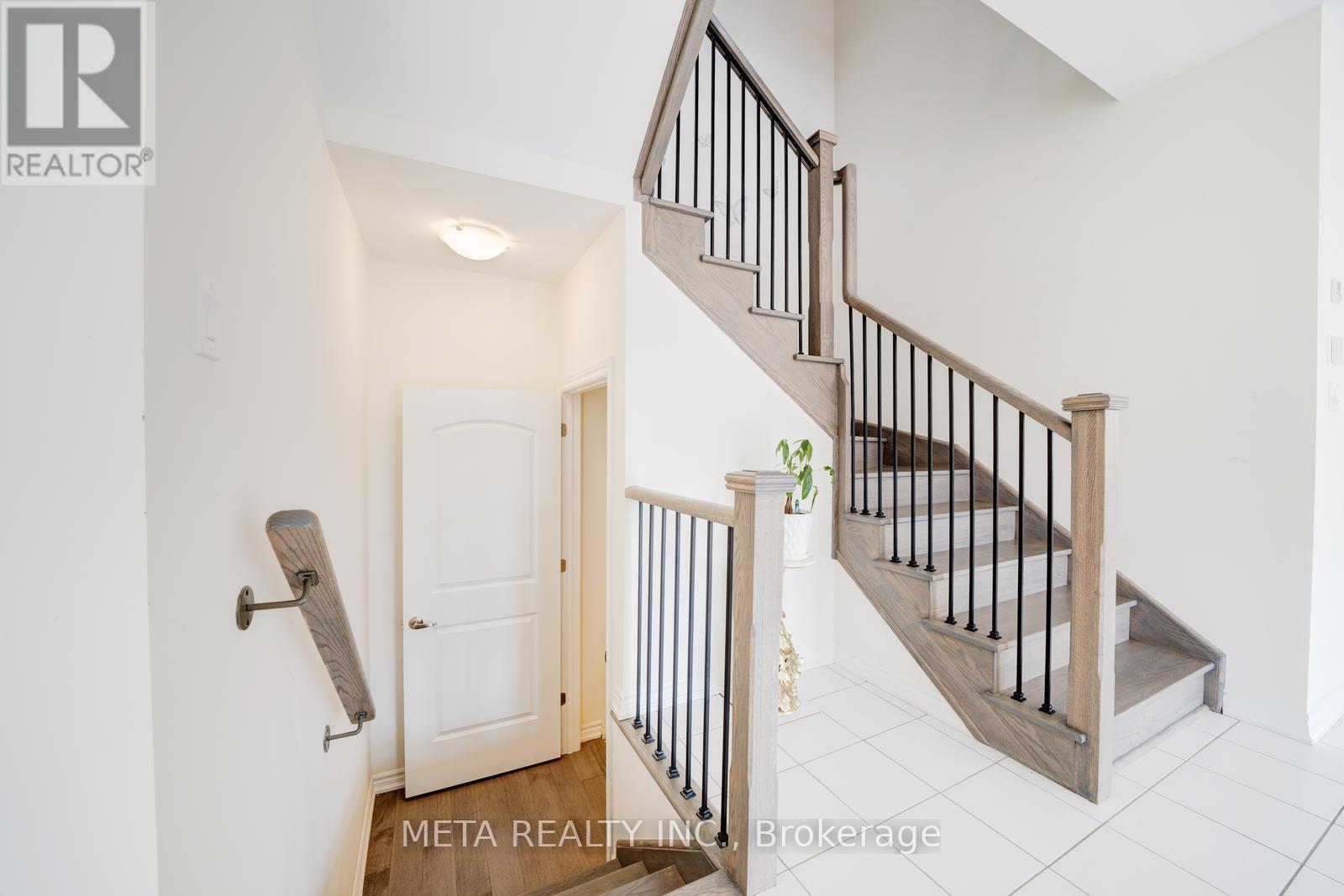 Photo 20 of 189 Thompson Drive, East Gwillimbury ON