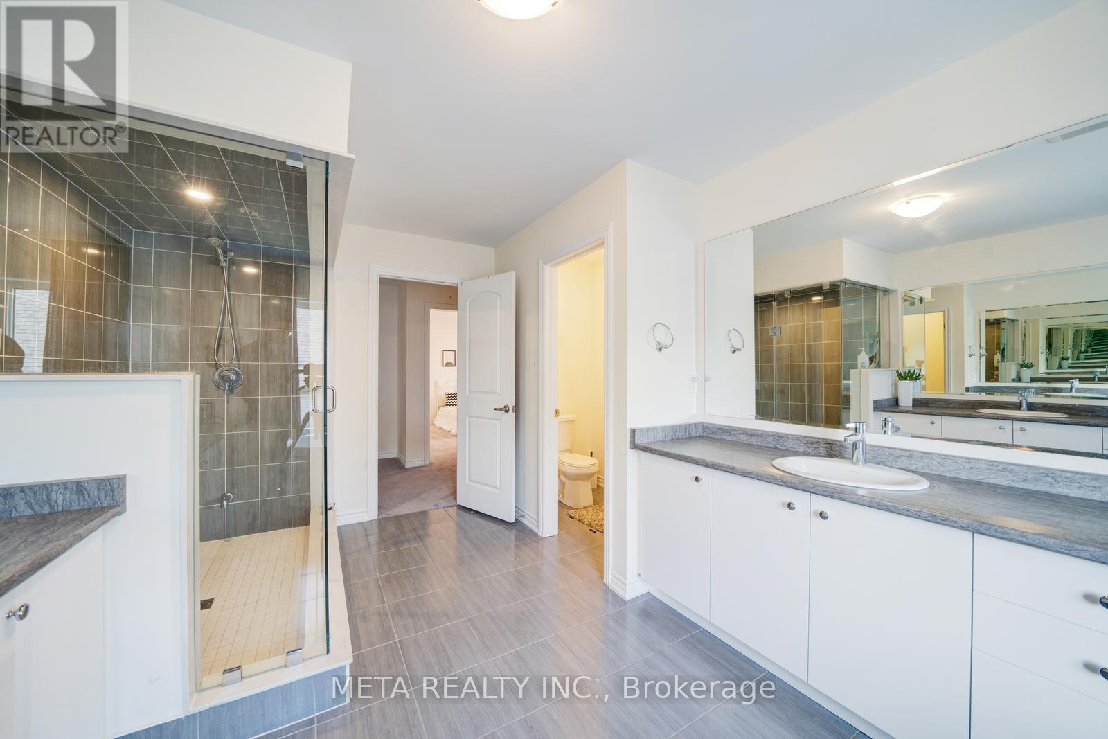 Photo 26 of 189 Thompson Drive, East Gwillimbury ON