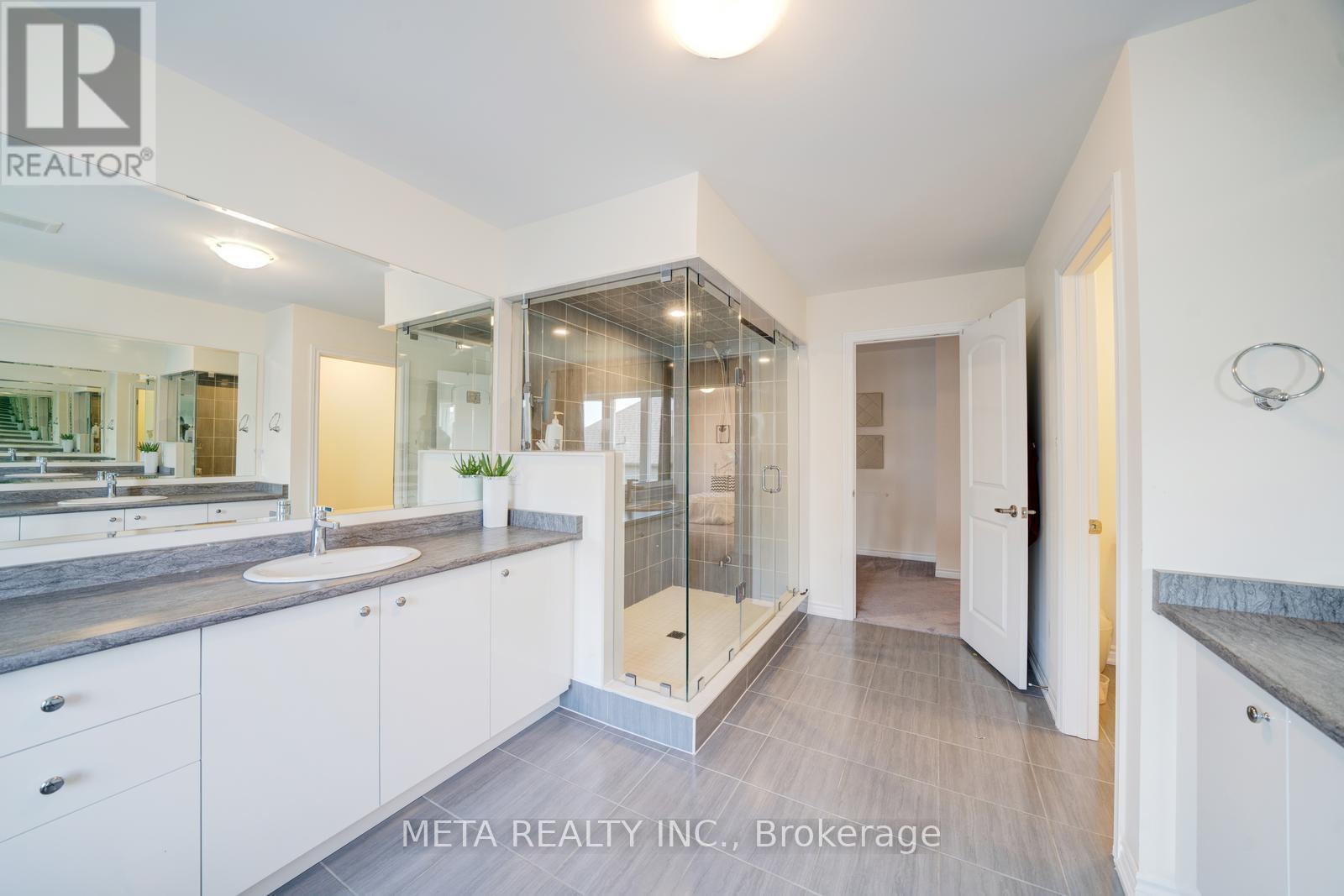 Photo 27 of 189 Thompson Drive, East Gwillimbury ON