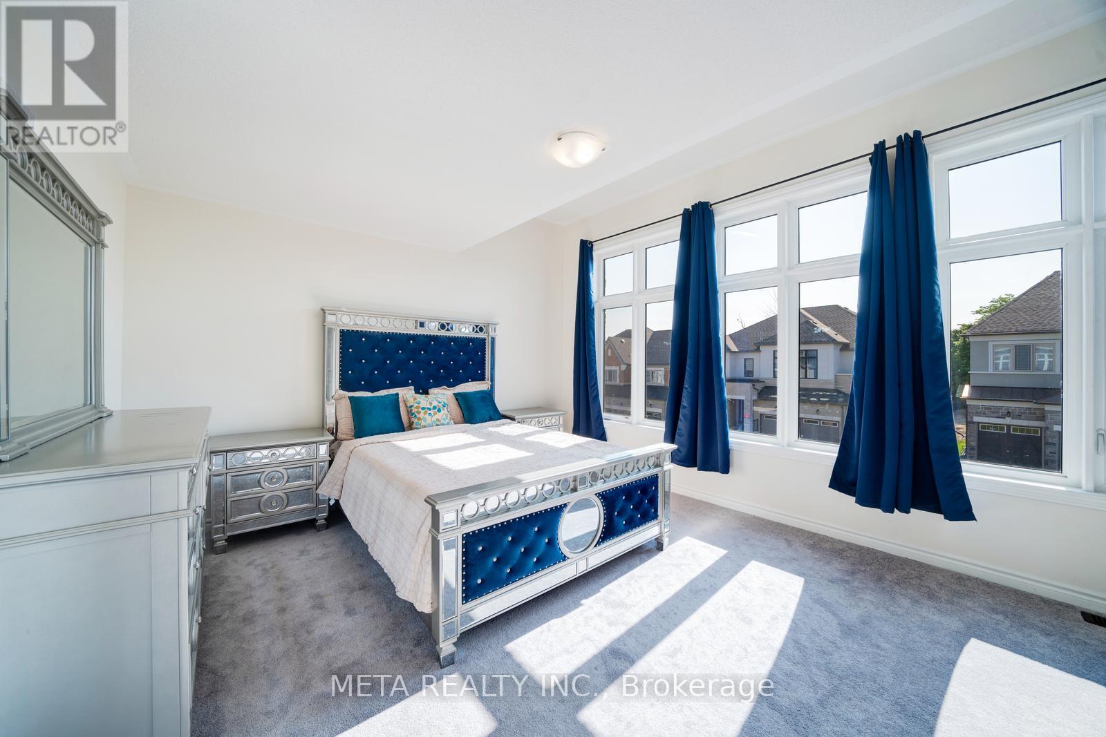 Photo 29 of 189 Thompson Drive, East Gwillimbury ON