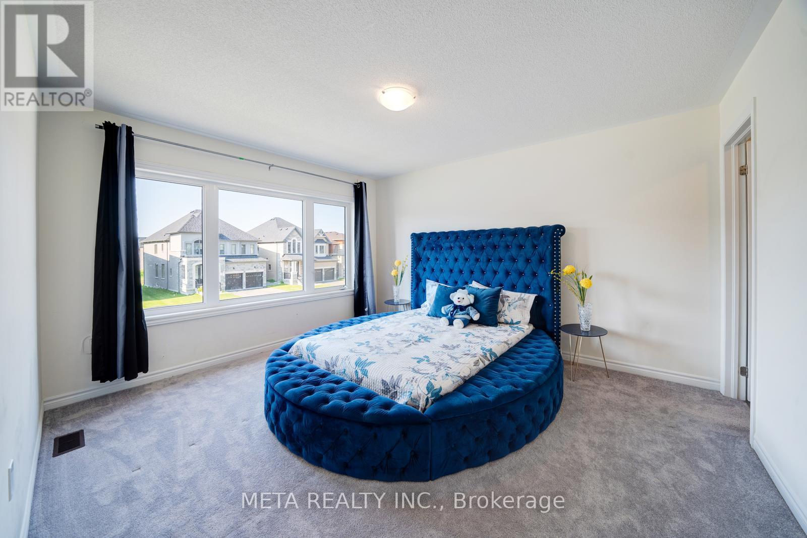 Photo 36 of 189 Thompson Drive, East Gwillimbury ON