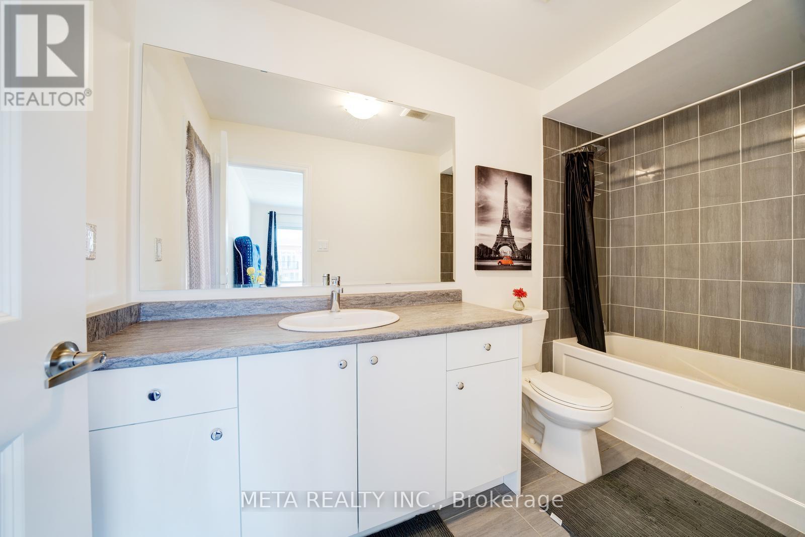 Photo 38 of 189 Thompson Drive, East Gwillimbury ON