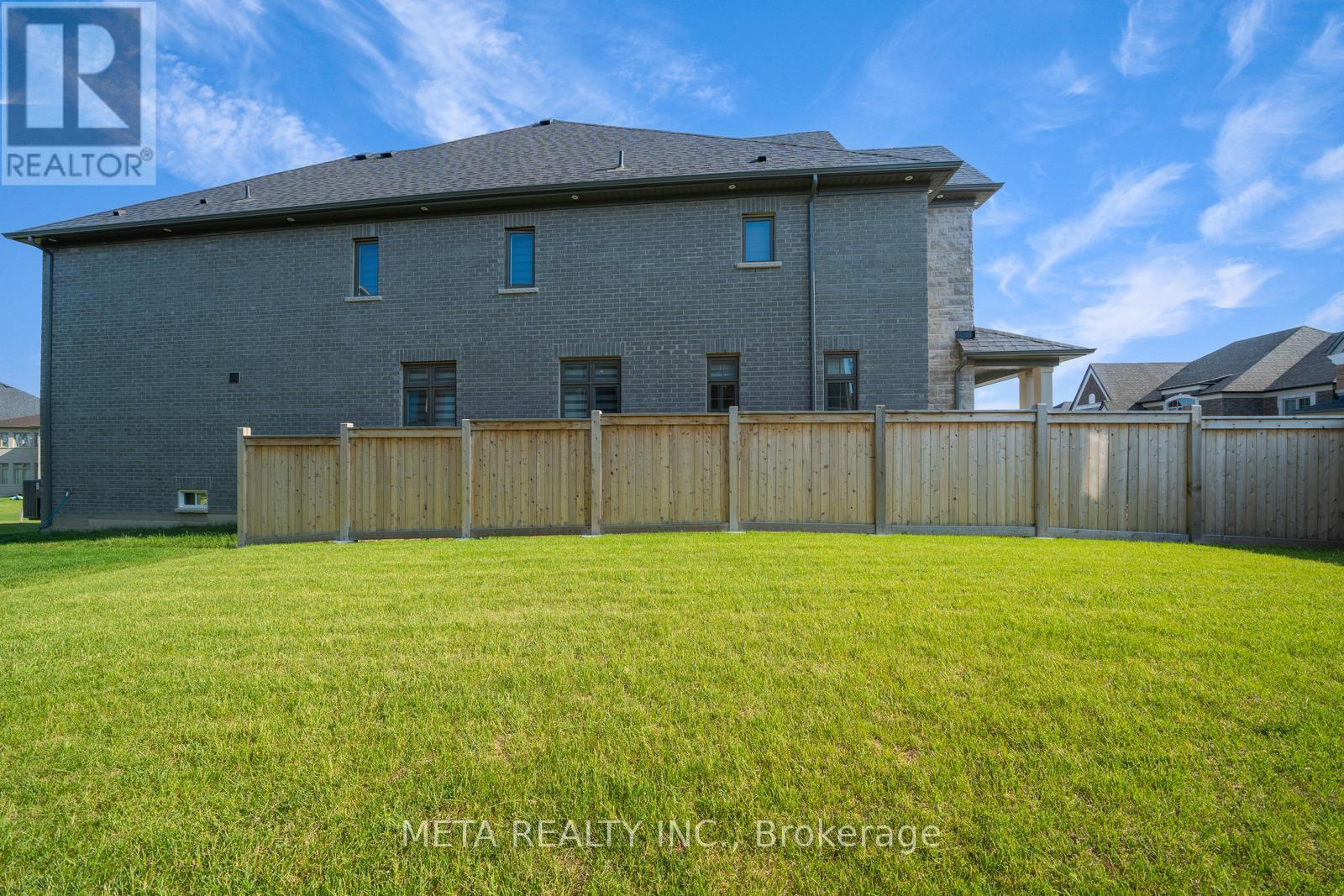 Photo 42 of 189 Thompson Drive, East Gwillimbury ON