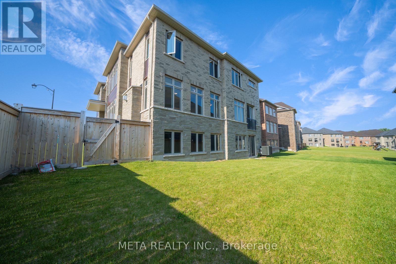 Photo 44 of 189 Thompson Drive, East Gwillimbury ON