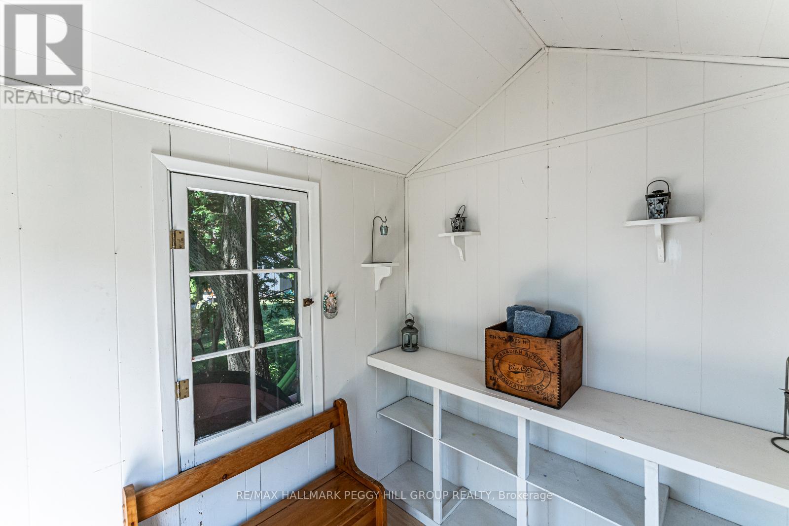 Photo 19 of 5580 Penetanguishene Road, Springwater ON