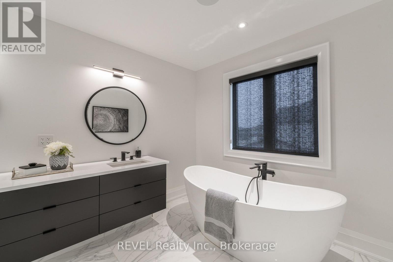 Photo 36 of 7515 Sherrilee Crescent, Niagara Falls ON