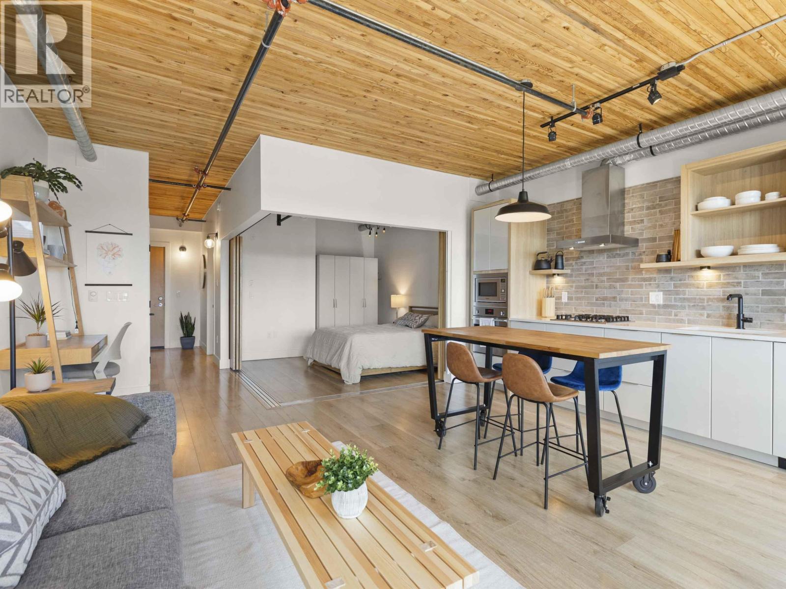 Photo 10 of 308 4223 Hastings Street, Burnaby BC