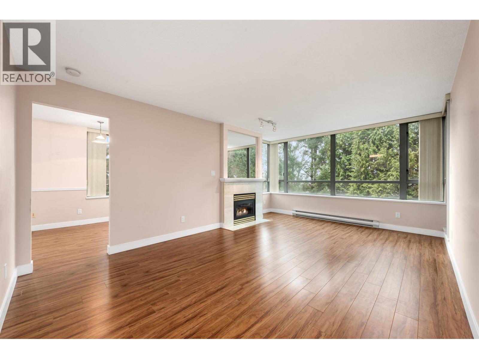 Photo 14 of 306 6622 Southoaks Crescent, Burnaby BC