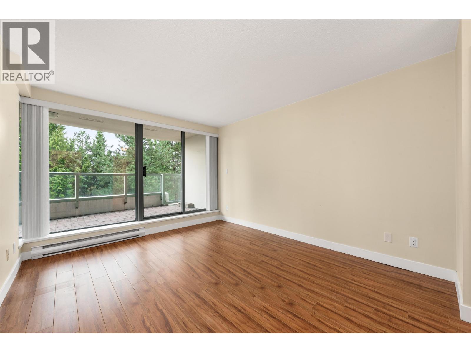 Photo 19 of 306 6622 Southoaks Crescent, Burnaby BC