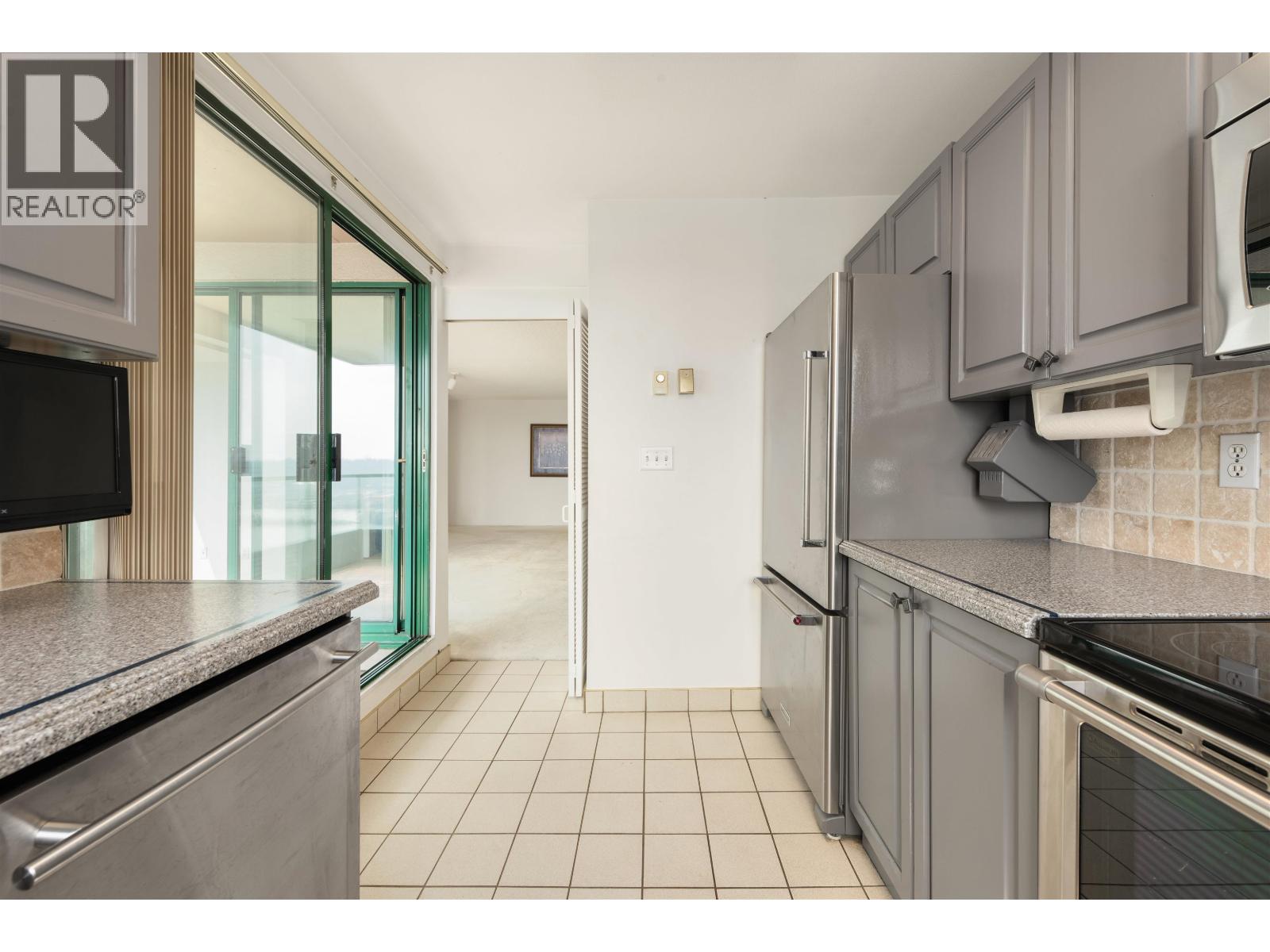 Photo 4 of 1602 420 Carnarvon Street, New Westminster BC
