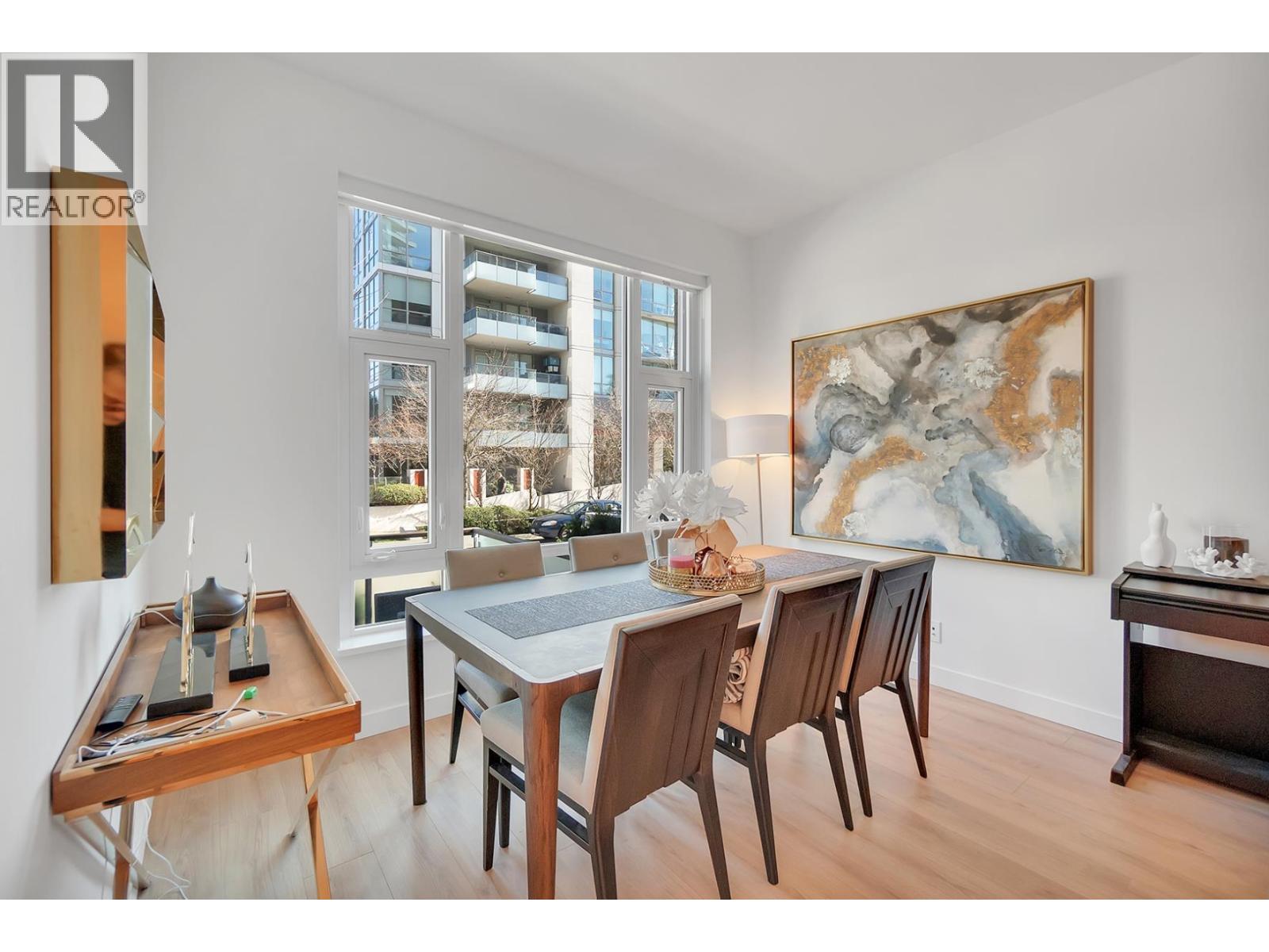 Photo 5 of 107 1500 Fern Street, North Vancouver BC