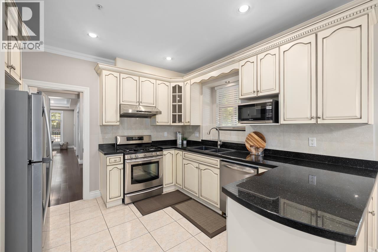 Photo 11 of 8291 Laurel Street, Vancouver BC