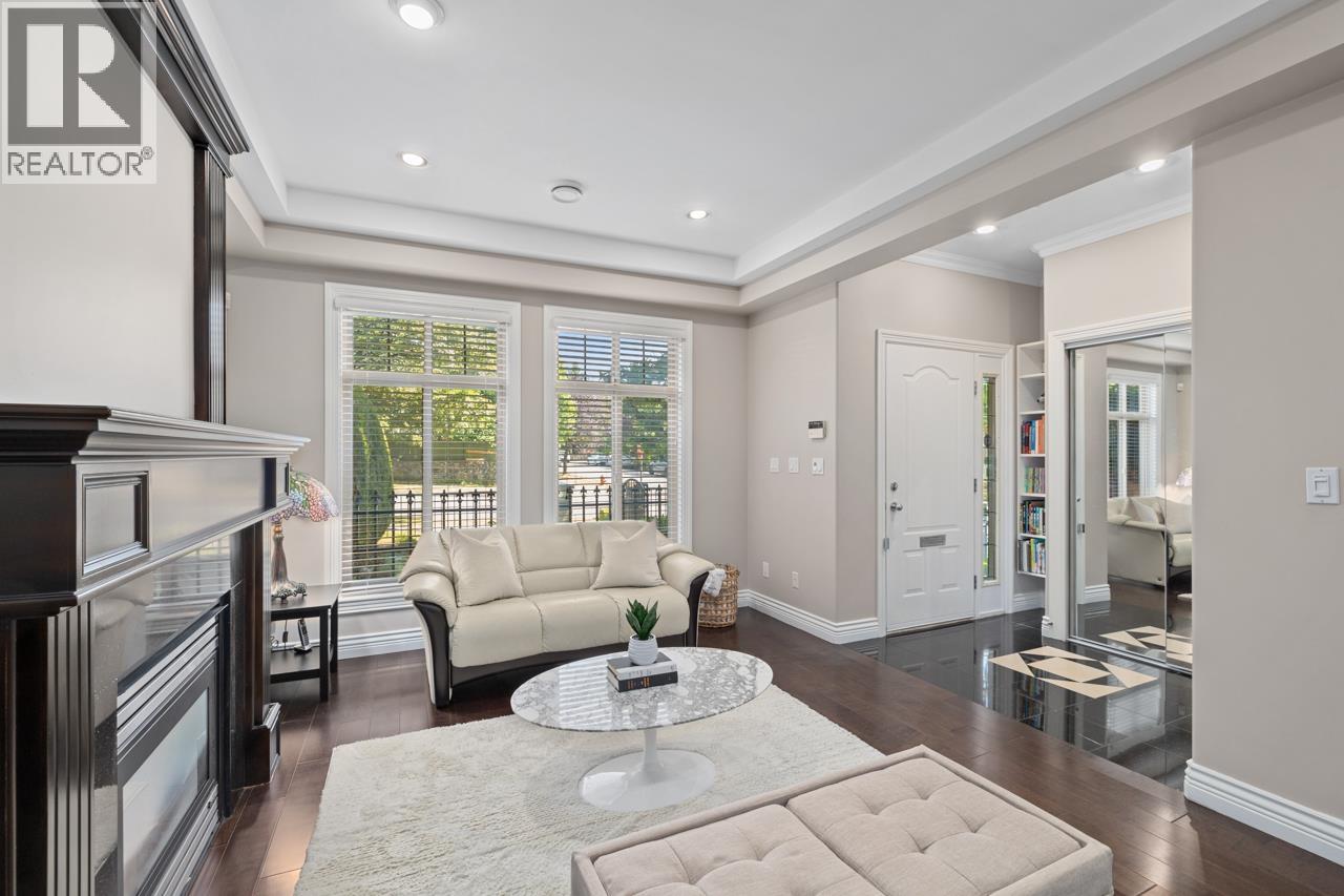 Photo 5 of 8291 Laurel Street, Vancouver BC