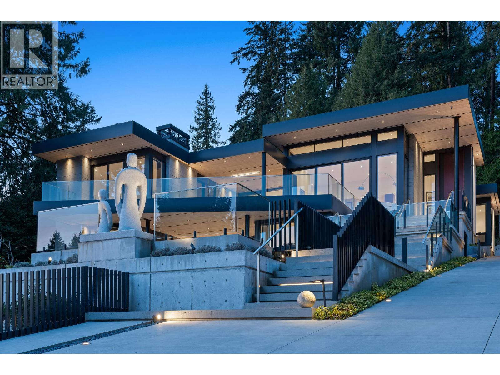 Photo 34 of 2965 Altamont Crescent, West Vancouver BC