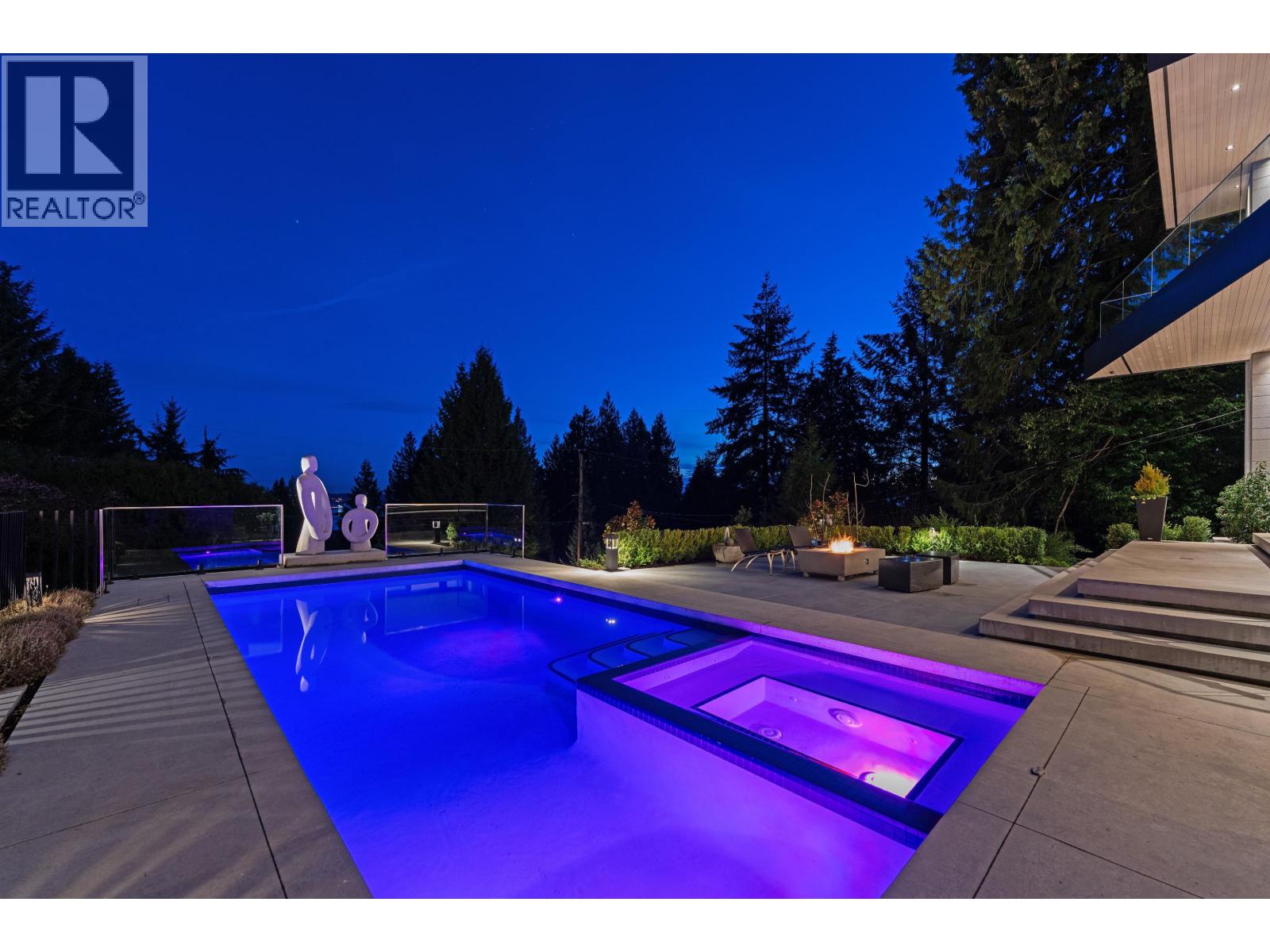 Photo 37 of 2965 Altamont Crescent, West Vancouver BC