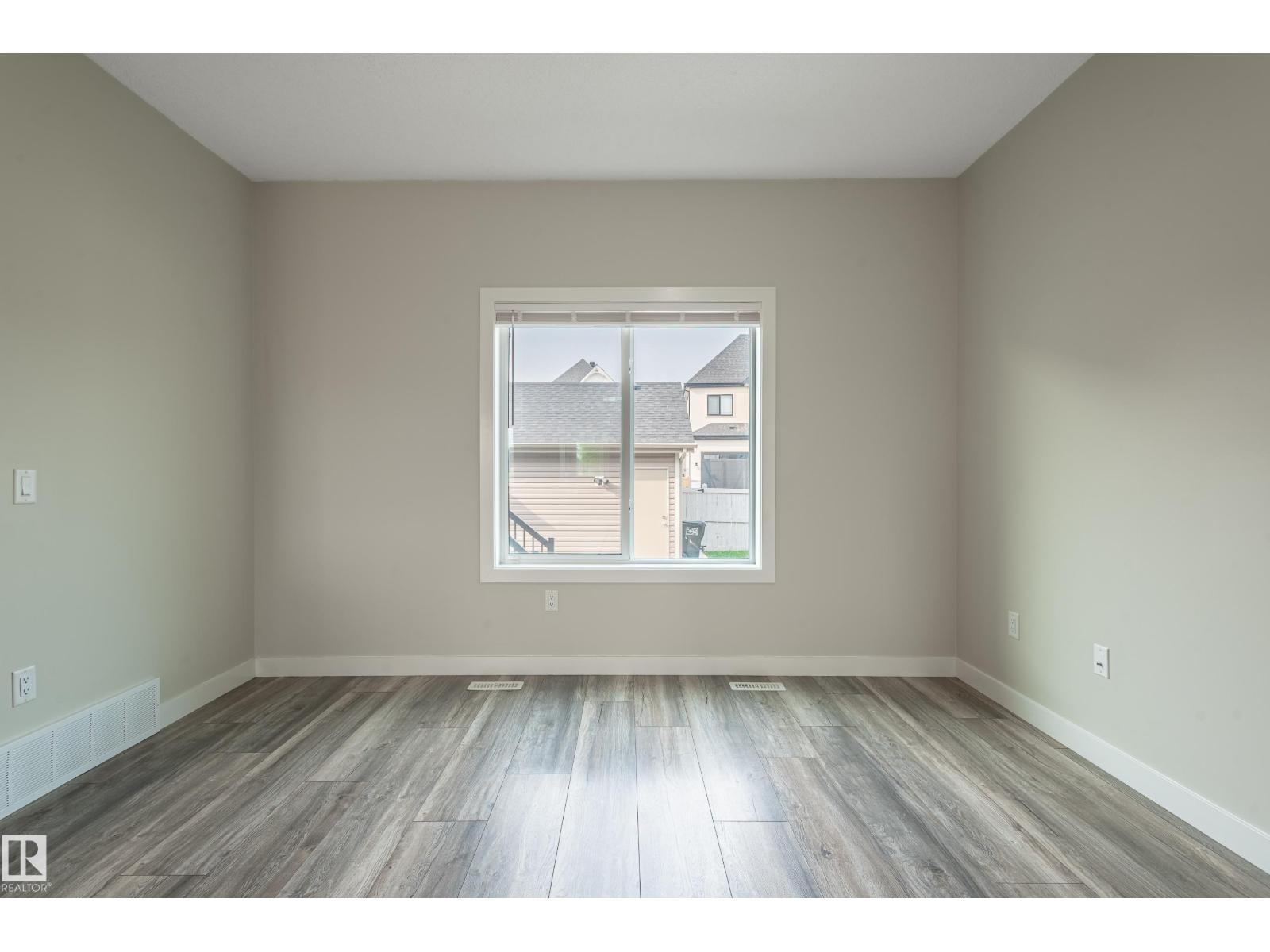 Photo 24 of 207 Griesbach Rd Nw, Edmonton AB