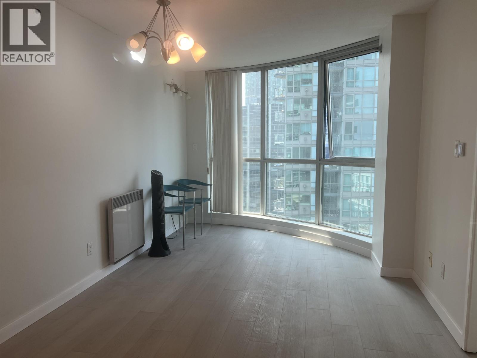 Photo 3 of 1607 555 Jervis Street, Vancouver BC