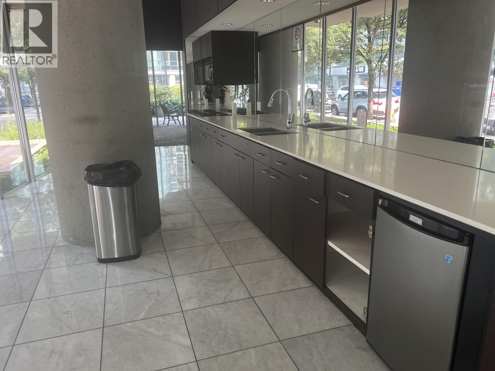 Photo 8 of 1607 555 Jervis Street, Vancouver BC