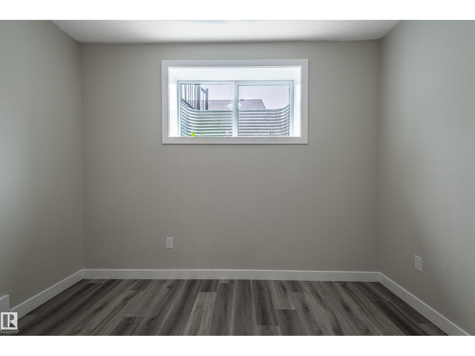 Photo 59 of 207 Griesbach Rd Nw, Edmonton AB