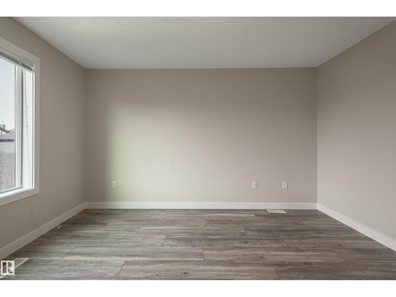 Photo 39 of 207 Griesbach Rd Nw, Edmonton AB