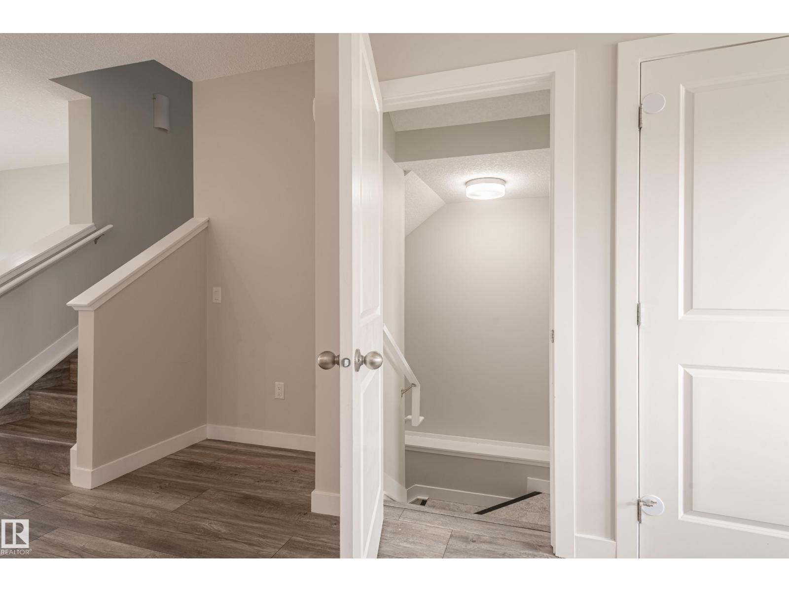 Photo 48 of 207 Griesbach Rd Nw, Edmonton AB