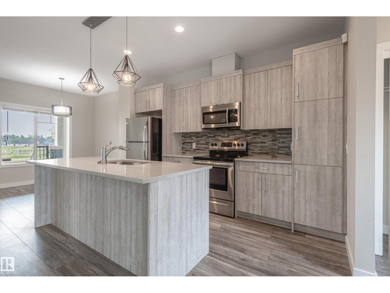 Photo 16 of 207 Griesbach Rd Nw, Edmonton AB