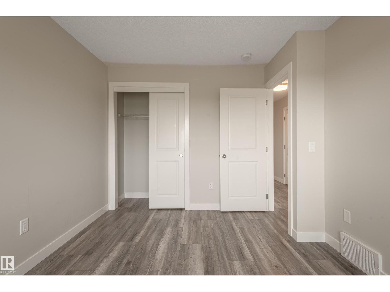 Photo 34 of 207 Griesbach Rd Nw, Edmonton AB