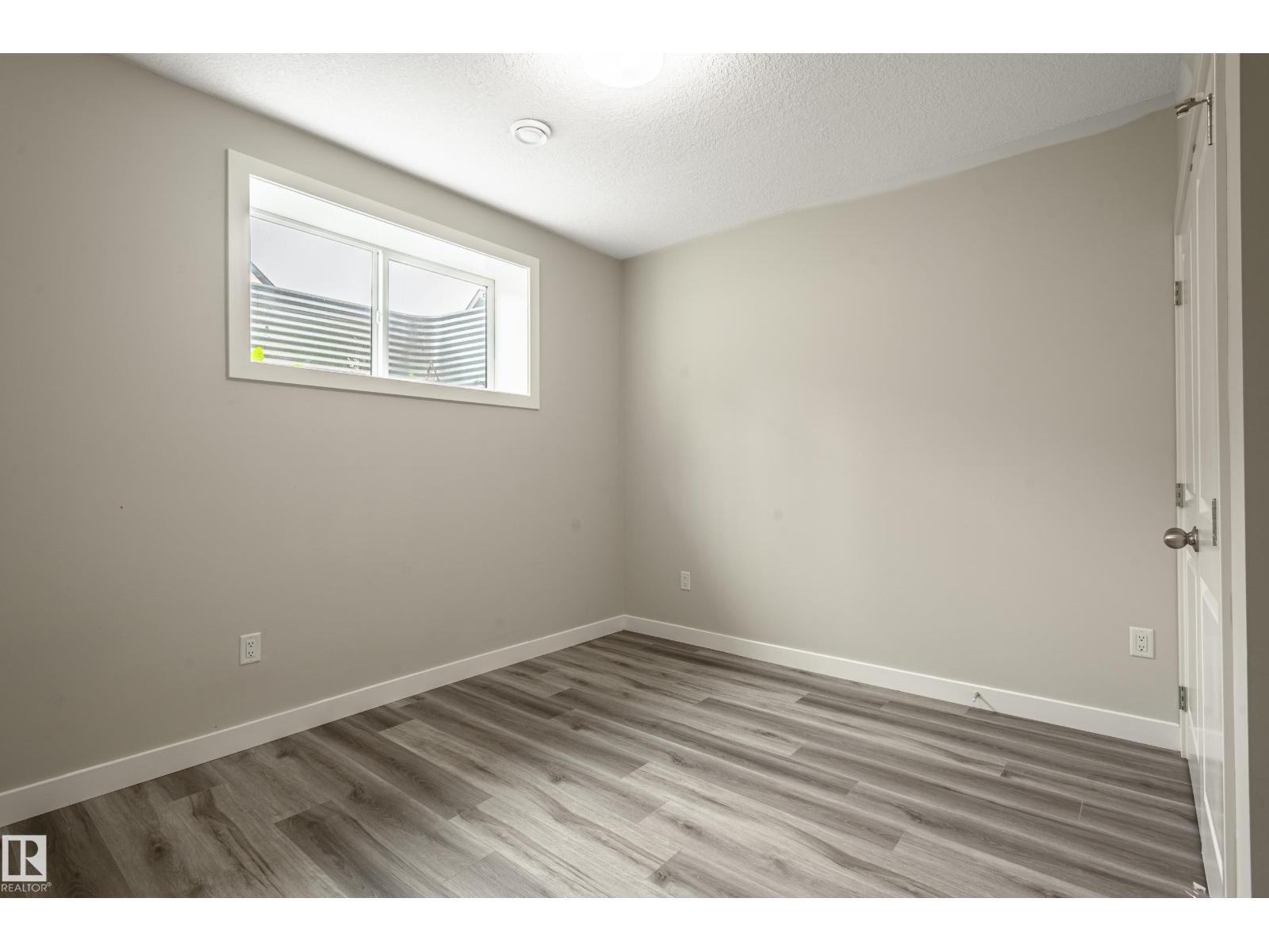 Photo 53 of 207 Griesbach Rd Nw, Edmonton AB