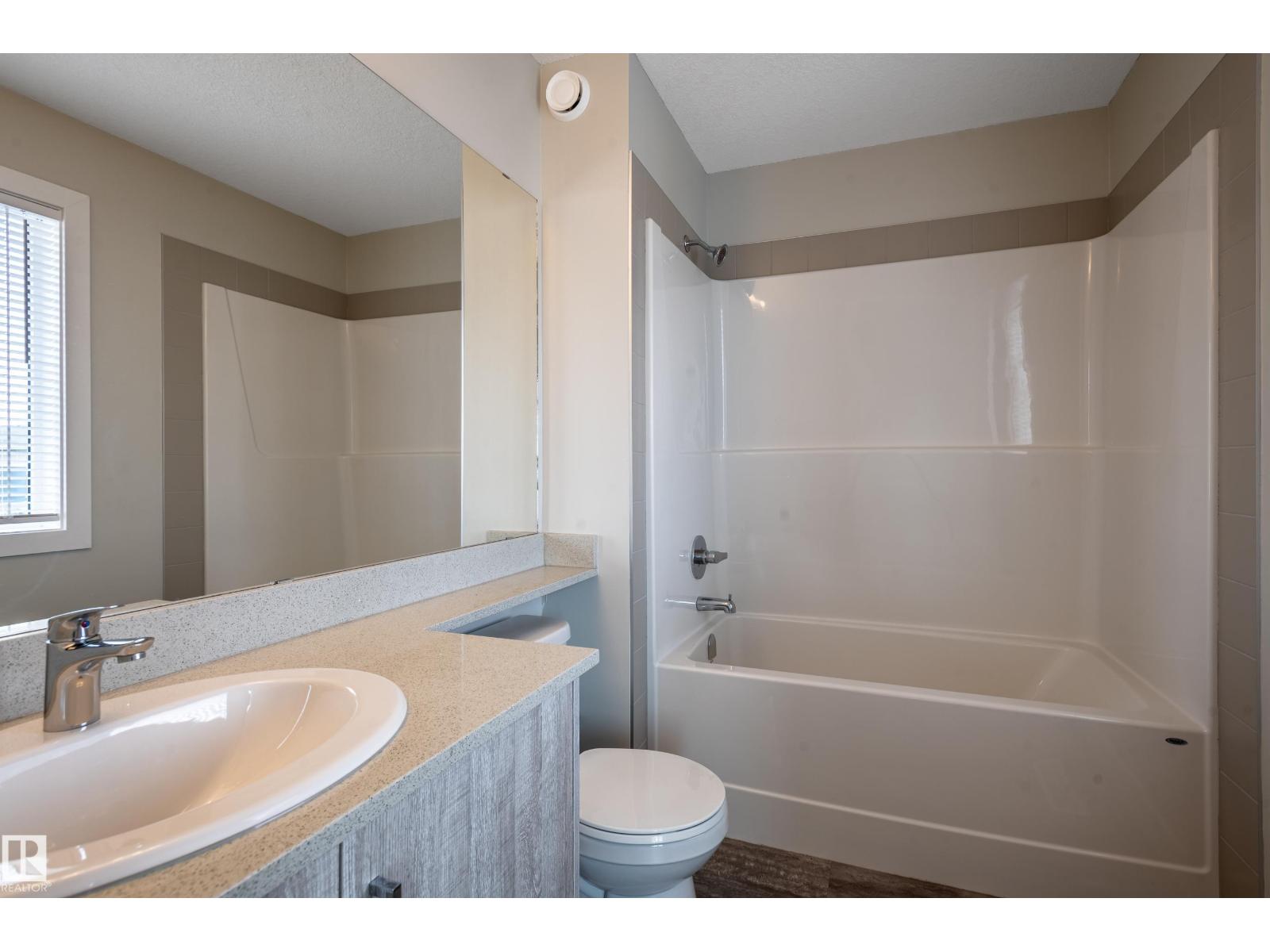 Photo 43 of 207 Griesbach Rd Nw, Edmonton AB