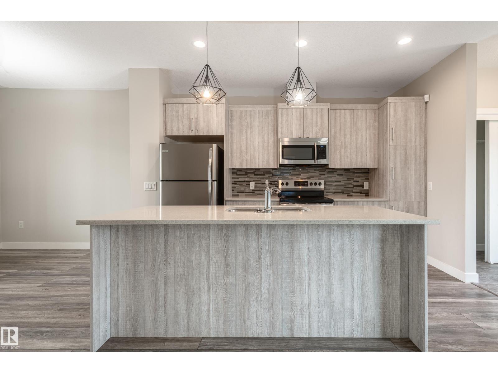 Photo 15 of 207 Griesbach Rd Nw, Edmonton AB