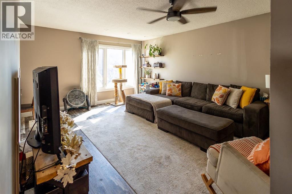 Photo 9 of 9330 67 Avenue, Grande Prairie AB