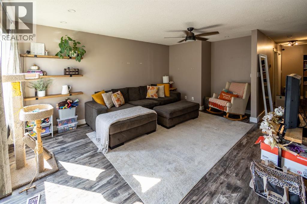Photo 7 of 9330 67 Avenue, Grande Prairie AB
