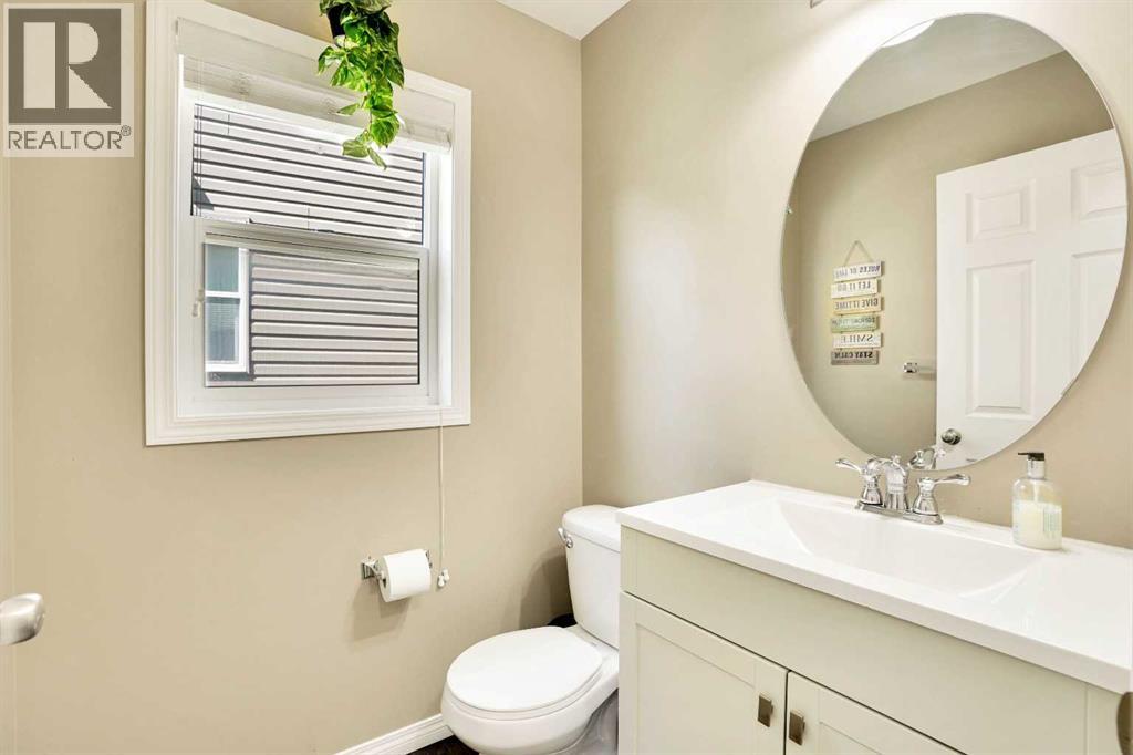 Photo 4 of 174 Windstone Avenue Sw, Airdrie AB
