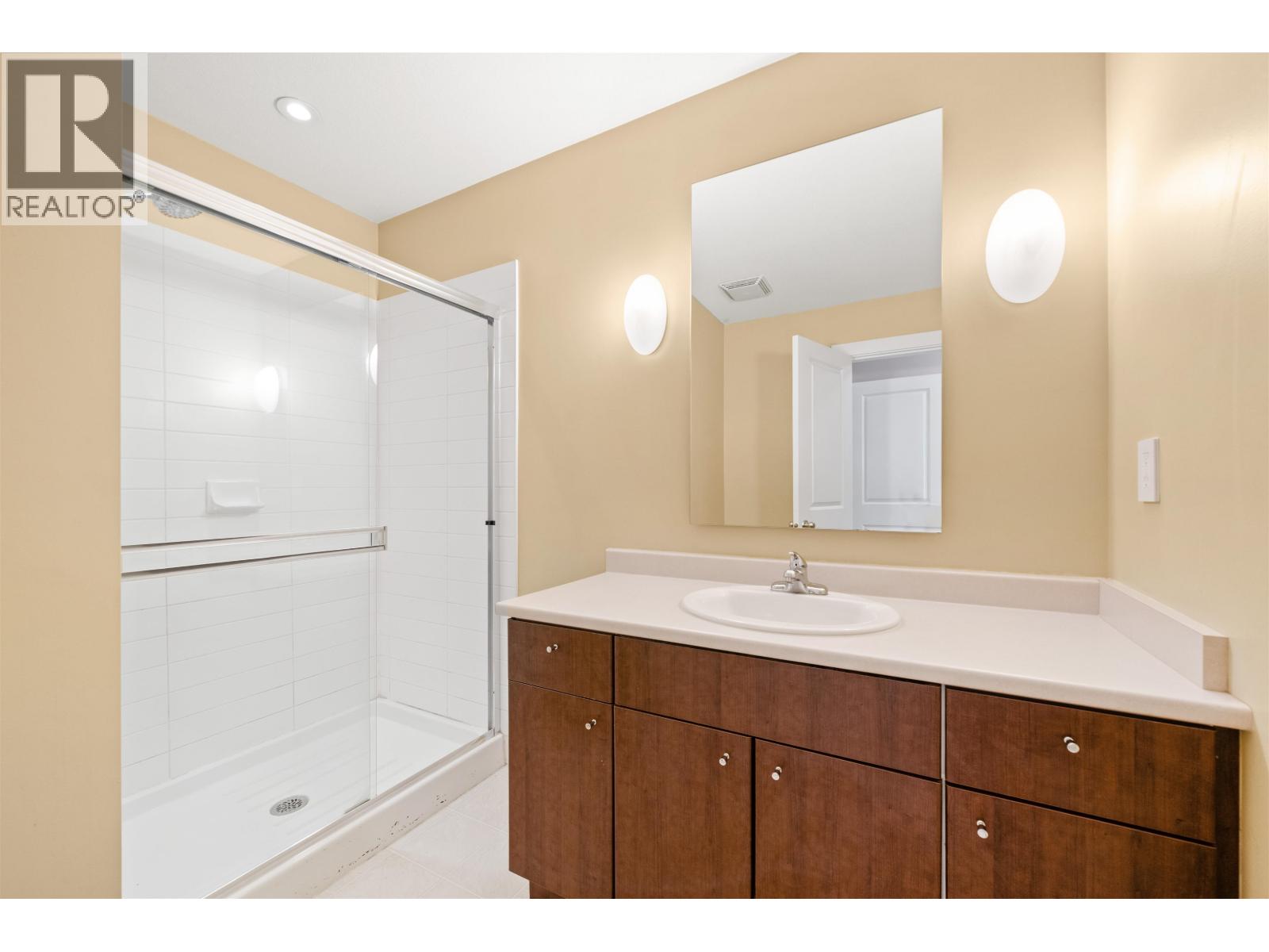 Photo 27 of 15 19572 Fraser Way, Pitt Meadows BC