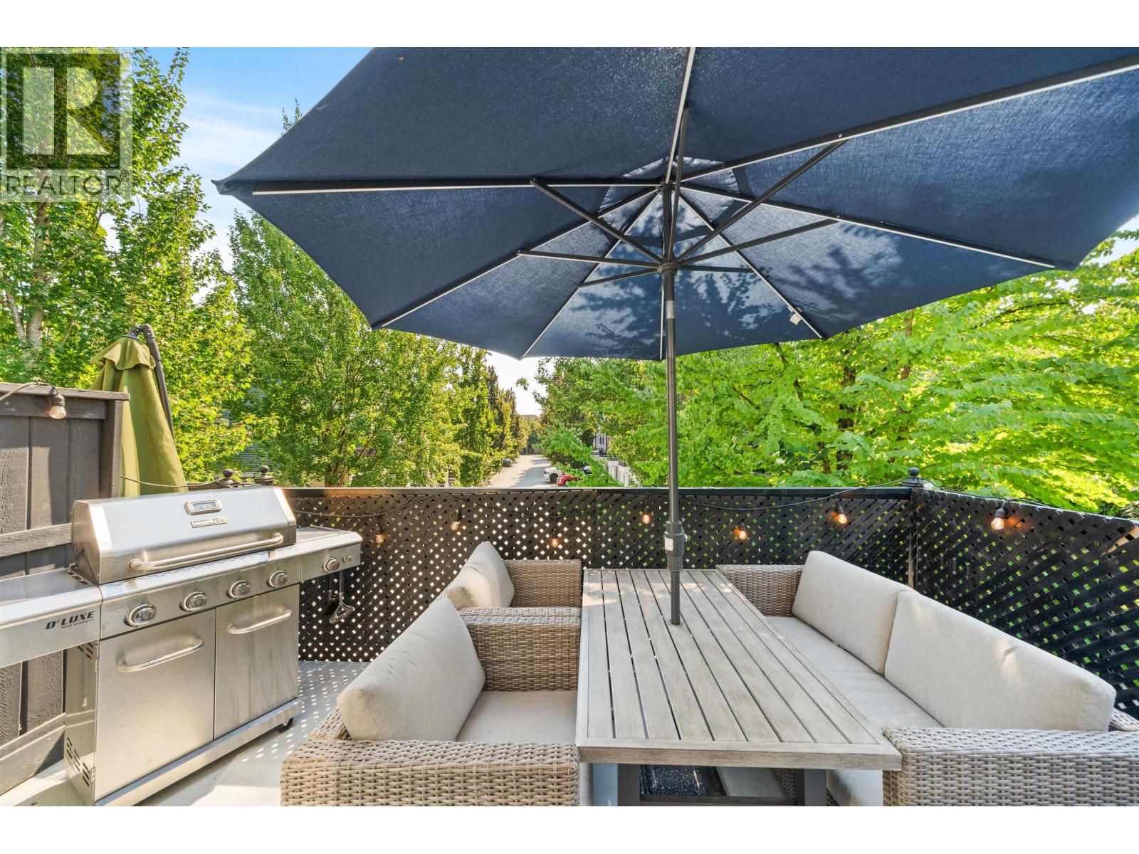 Photo 16 of 15 19572 Fraser Way, Pitt Meadows BC