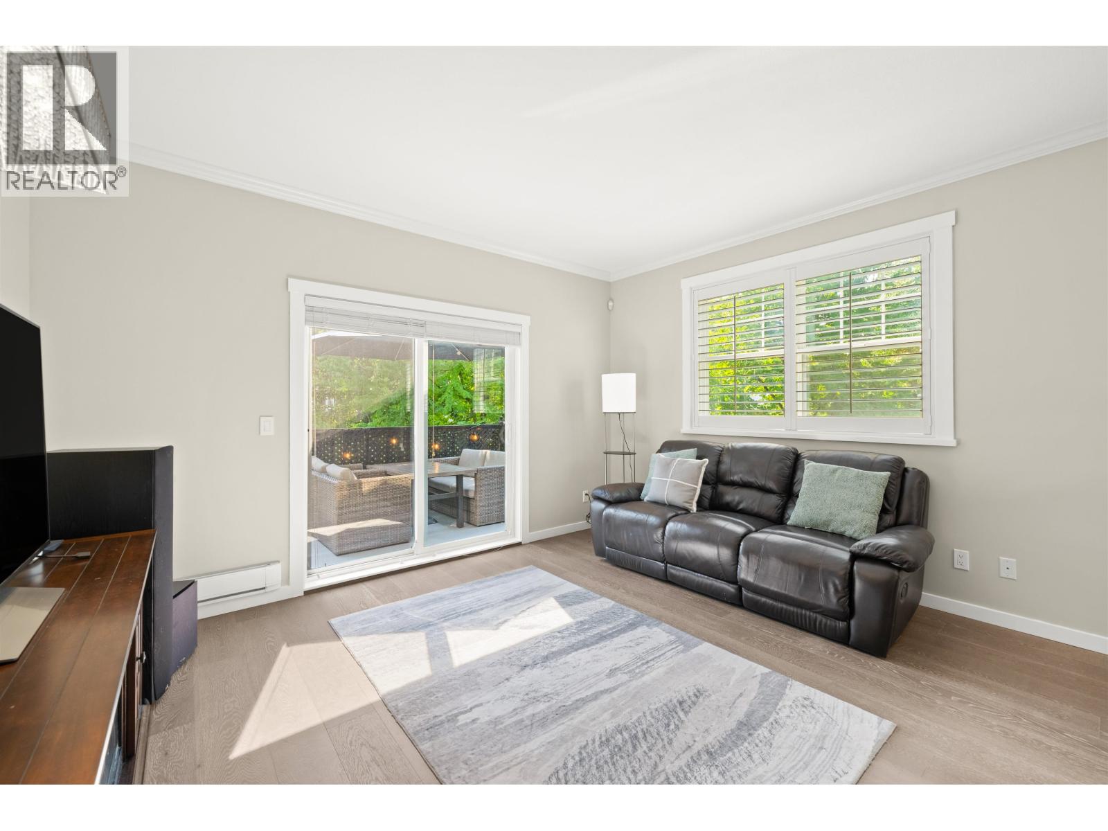 Photo 11 of 15 19572 Fraser Way, Pitt Meadows BC