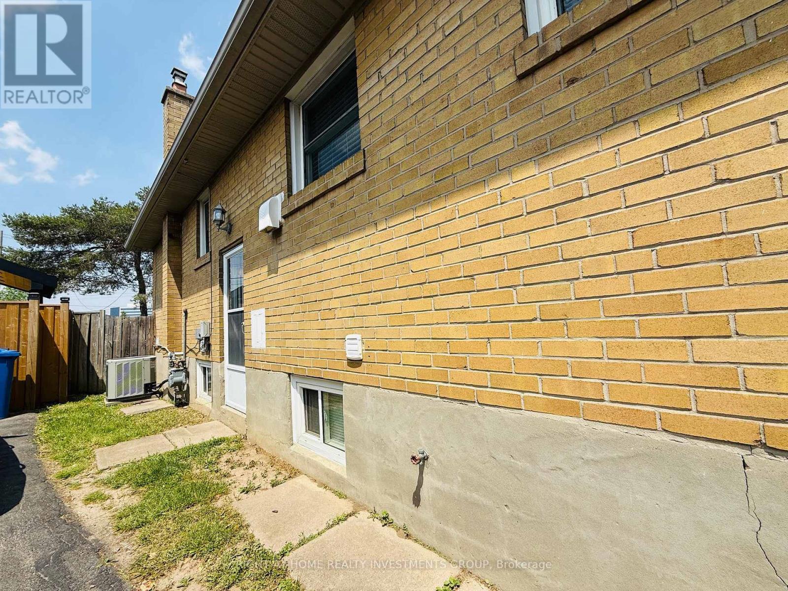 Photo 10 of Bsmt 34 Risdon Court, Toronto ON