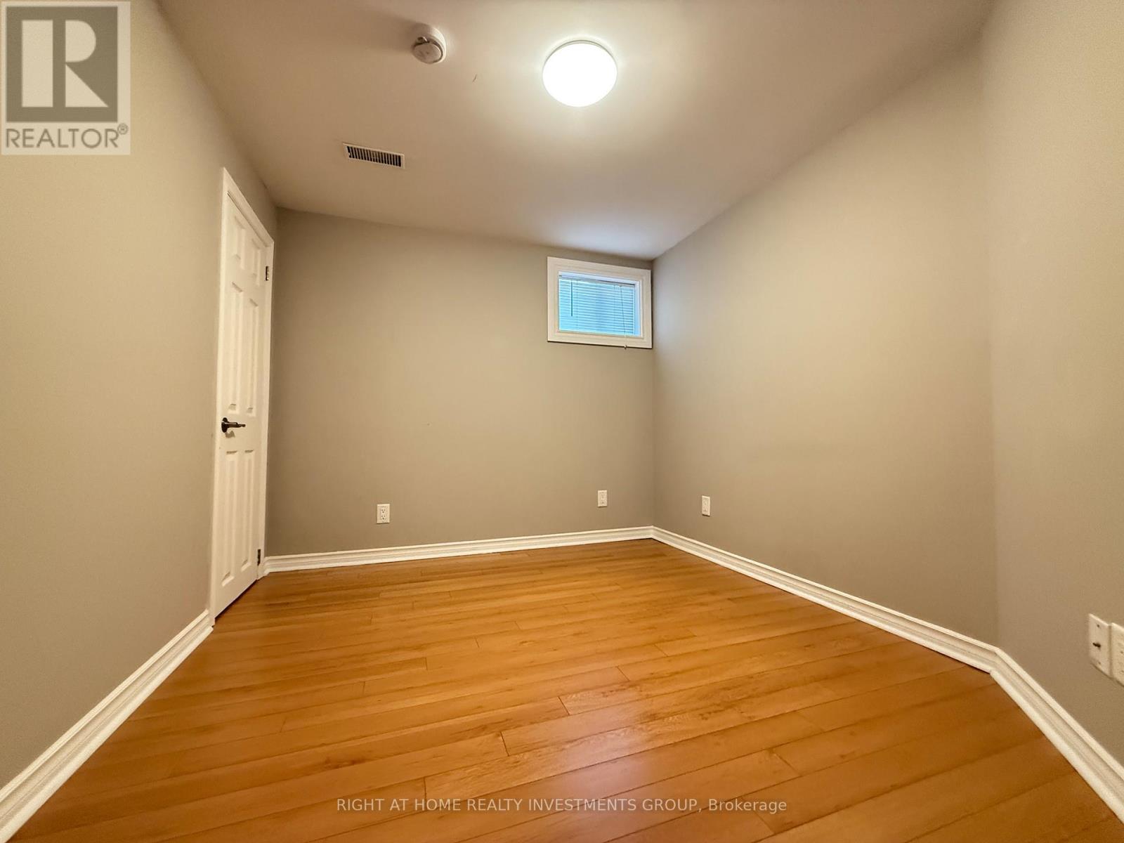 Photo 7 of Bsmt 34 Risdon Court, Toronto ON