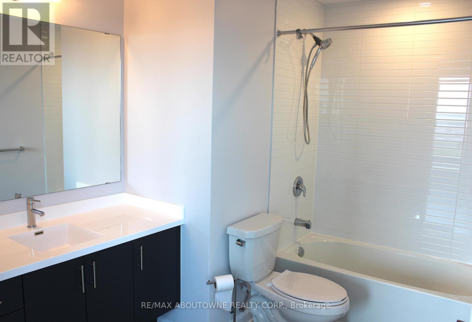Photo 10 of 1602 3220 William Coltson Avenue, Oakville ON