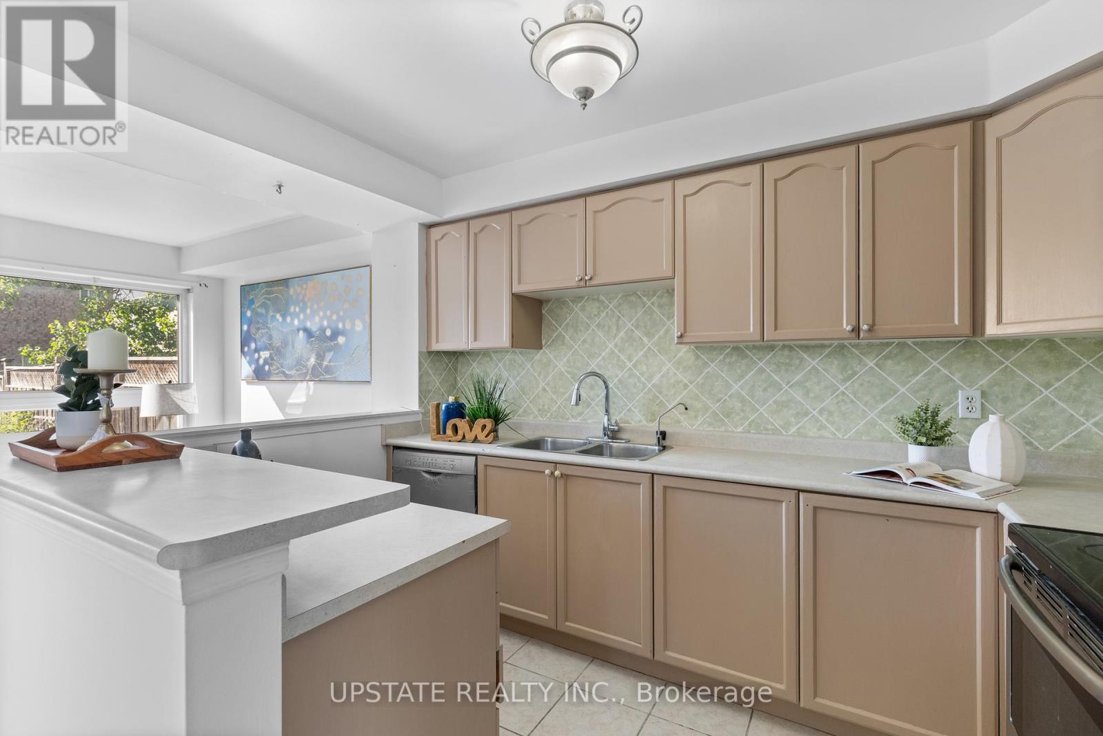 Photo 15 of 49 Sand Cherry Crescent, Brampton ON