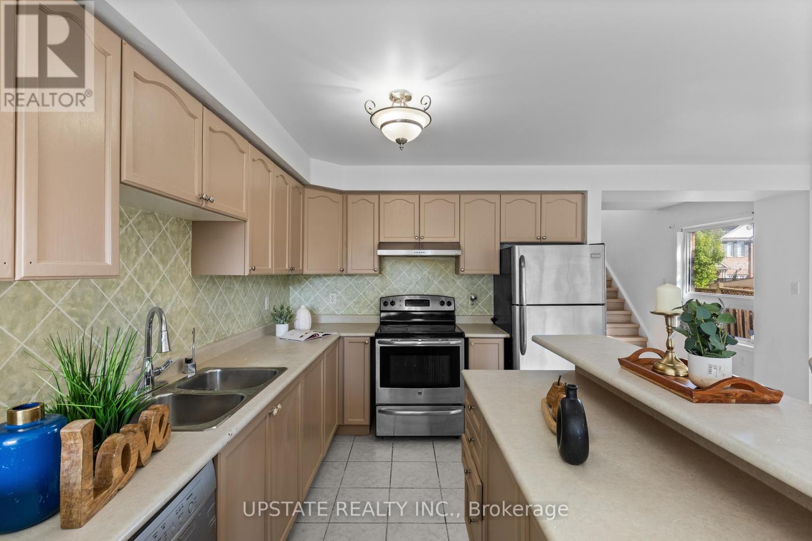 Photo 16 of 49 Sand Cherry Crescent, Brampton ON