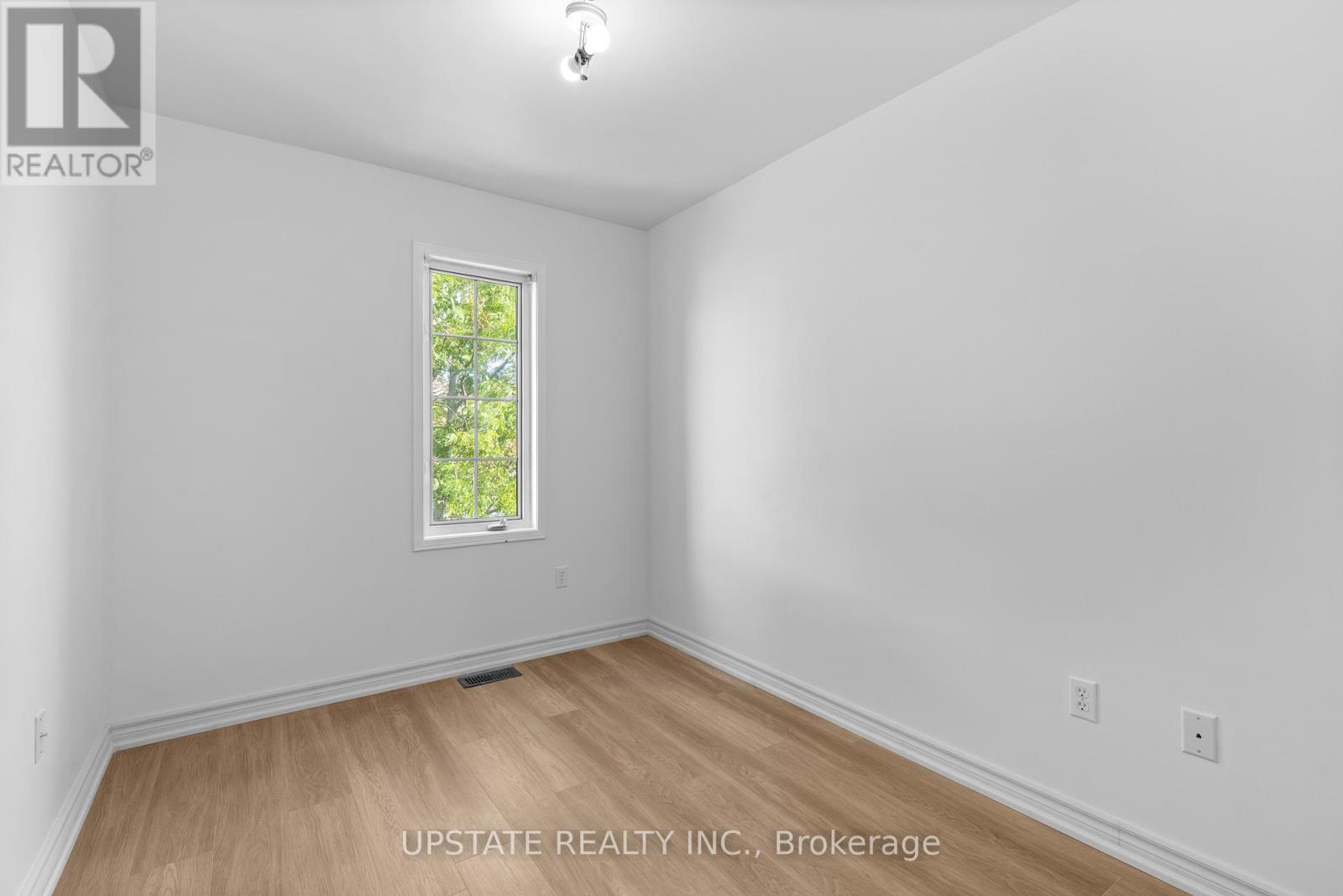 Photo 34 of 49 Sand Cherry Crescent, Brampton ON