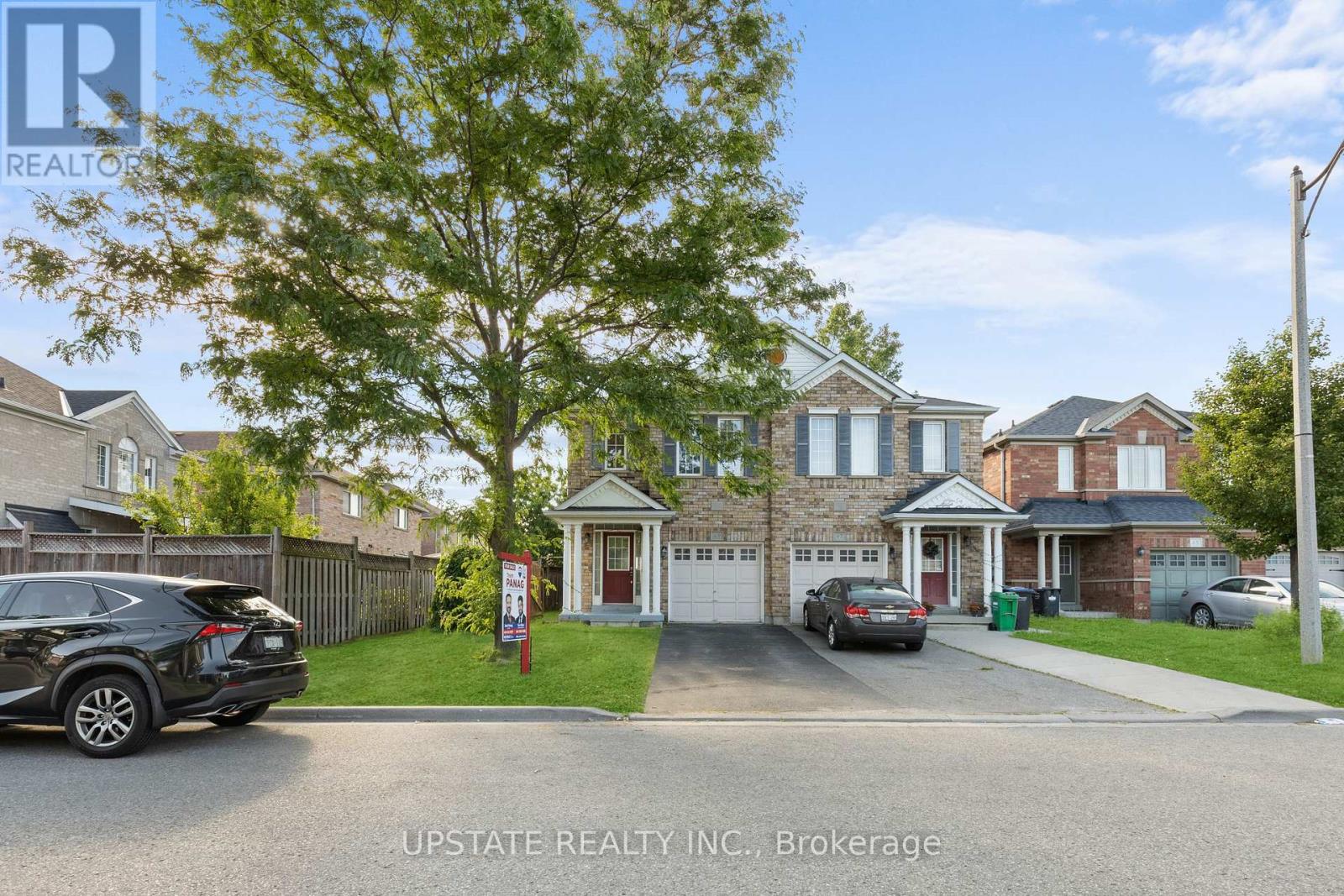 Photo 4 of 49 Sand Cherry Crescent, Brampton ON
